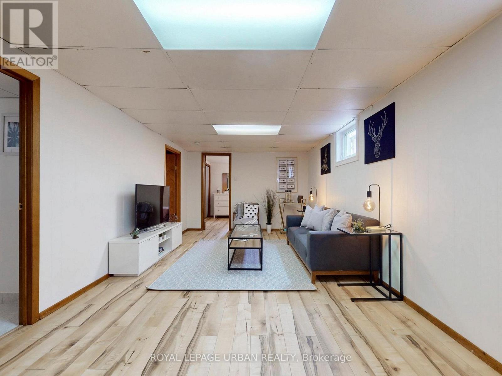 733 Consort Crescent, Mississauga, Ontario  L5C 1J8 - Photo 32 - W12920528