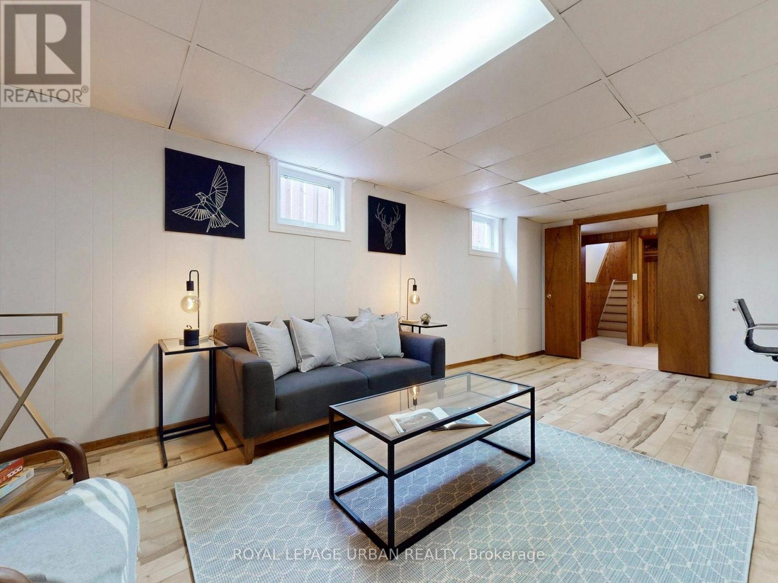 733 Consort Crescent, Mississauga, Ontario  L5C 1J8 - Photo 33 - W12920528