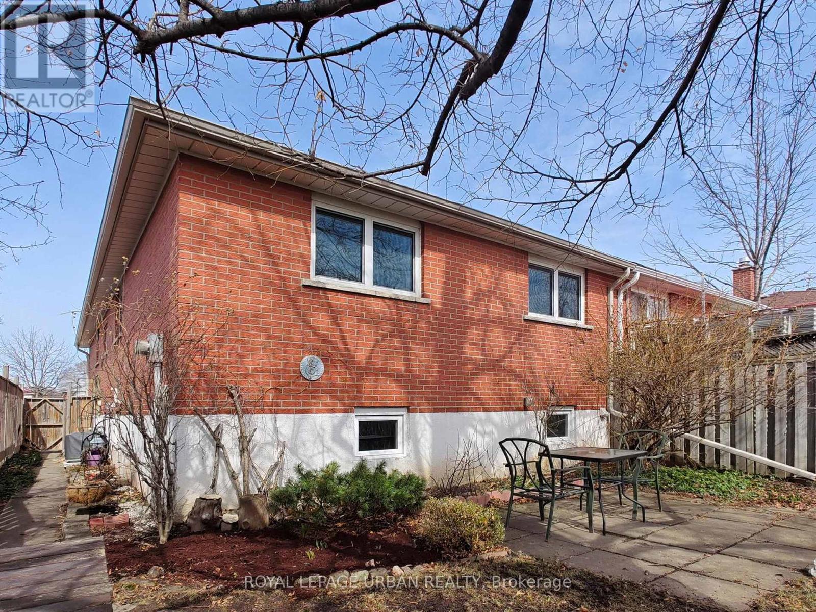 733 Consort Crescent, Mississauga, Ontario  L5C 1J8 - Photo 42 - W12920528