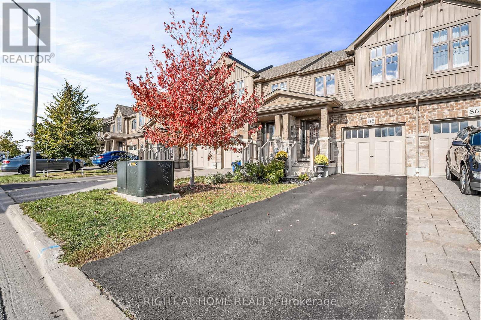 88 Winterton Court N, Orangeville, Ontario  L9W 6Z7 - Photo 2 - W12920576