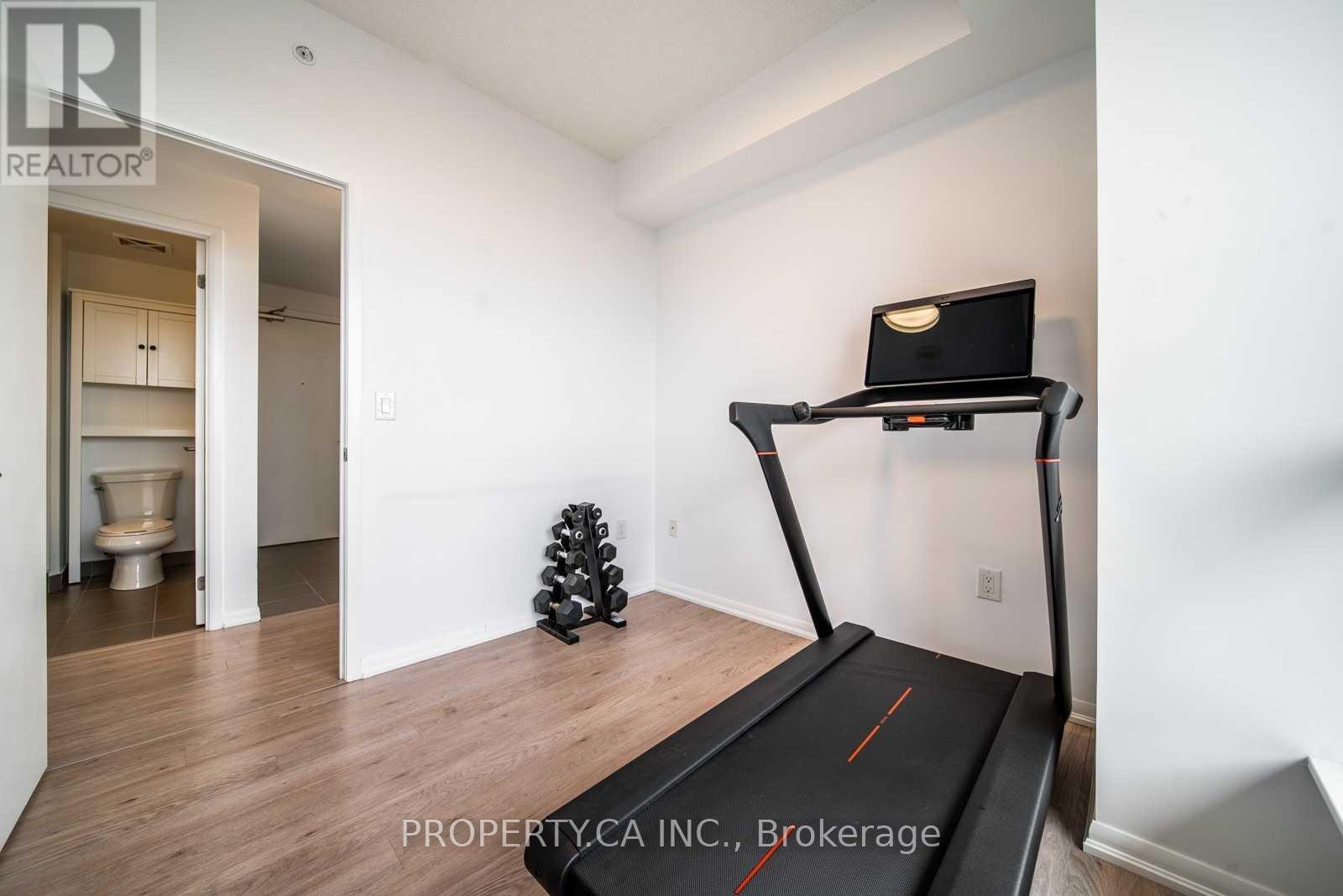 2802 - 830 Lawrence Avenue W, Toronto, Ontario  M6A 1C3 - Photo 12 - W12920634