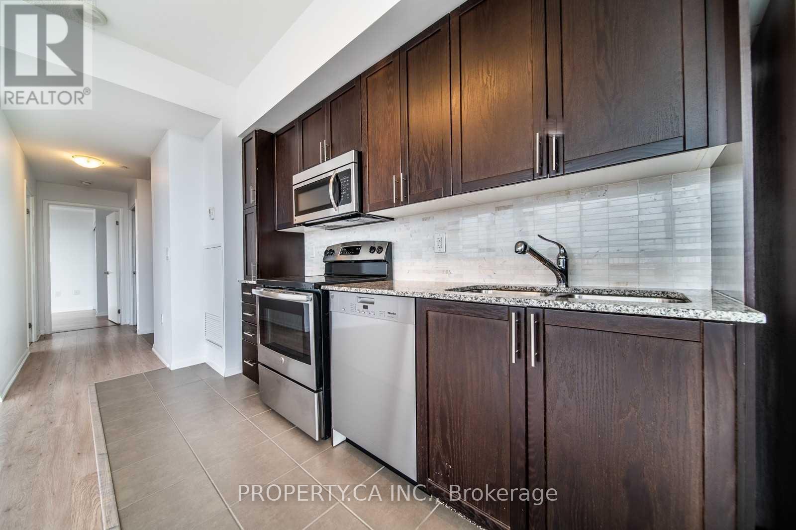 2802 - 830 Lawrence Avenue W, Toronto, Ontario  M6A 1C3 - Photo 18 - W12920634