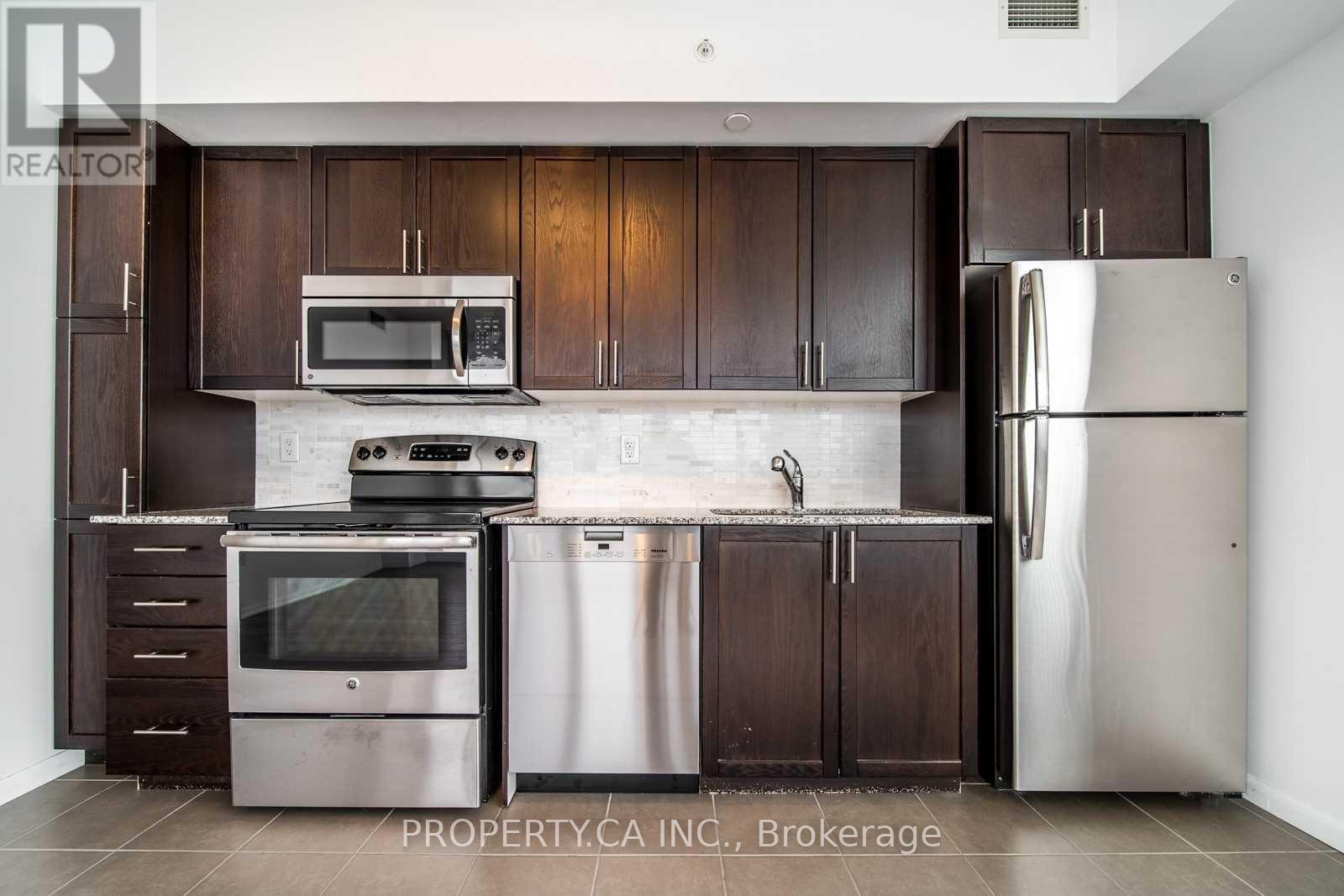 2802 - 830 Lawrence Avenue W, Toronto, Ontario  M6A 1C3 - Photo 20 - W12920634