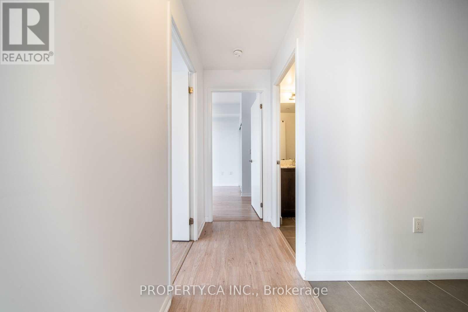 2802 - 830 Lawrence Avenue W, Toronto, Ontario  M6A 1C3 - Photo 4 - W12920634