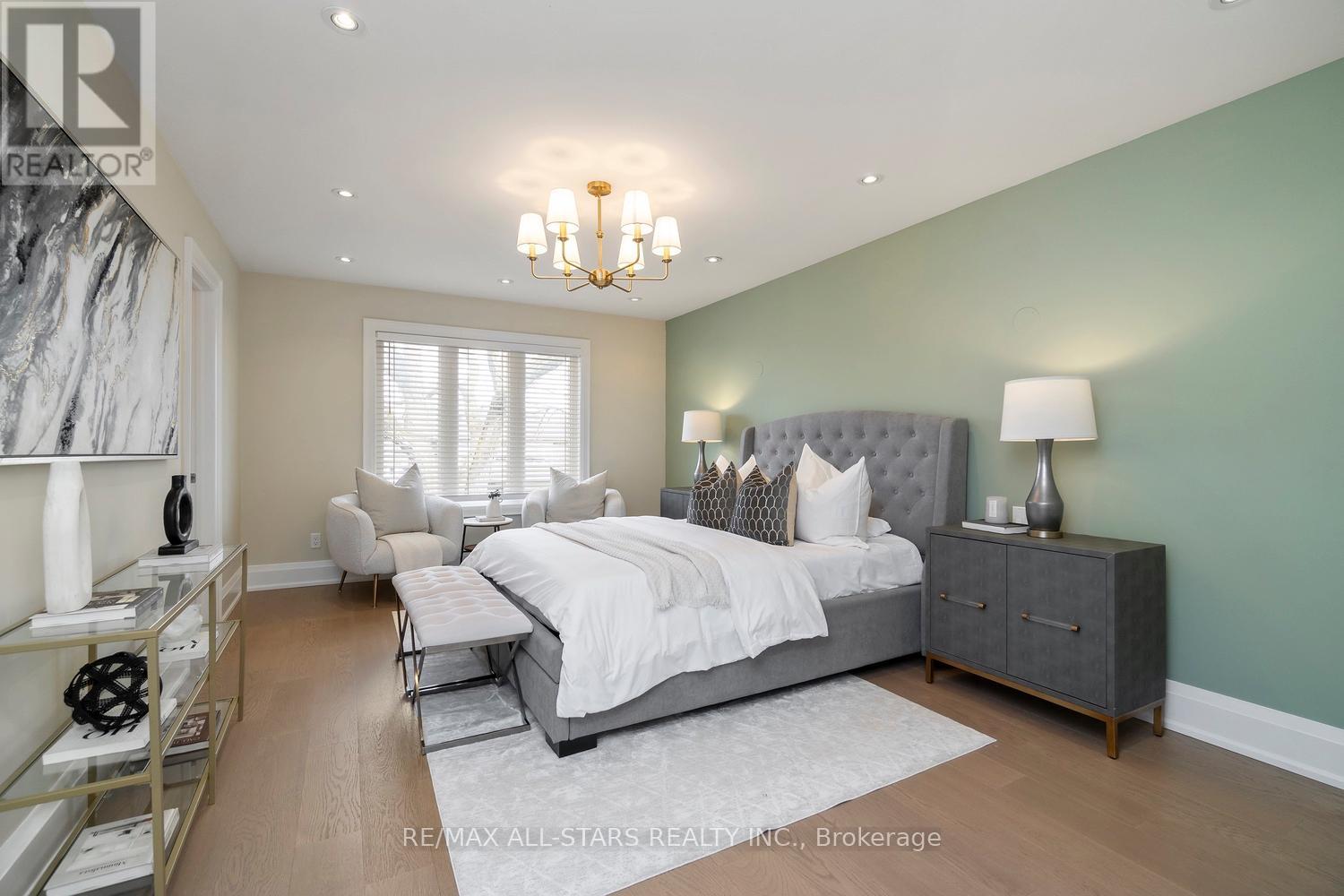 36 Athol Avenue, Toronto, Ontario  M8Z 2A4 - Photo 18 - W12920638