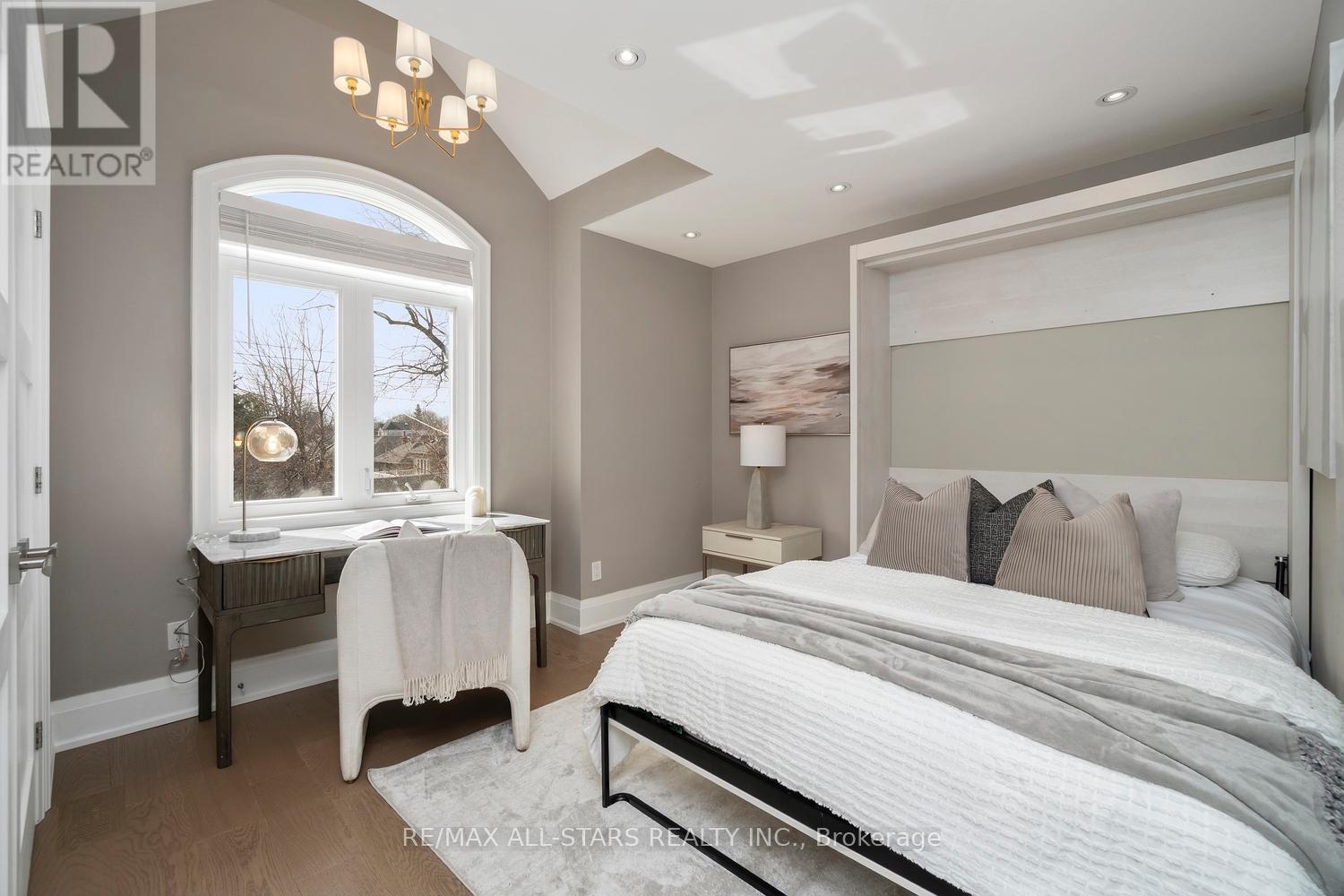 36 Athol Avenue, Toronto, Ontario  M8Z 2A4 - Photo 25 - W12920638