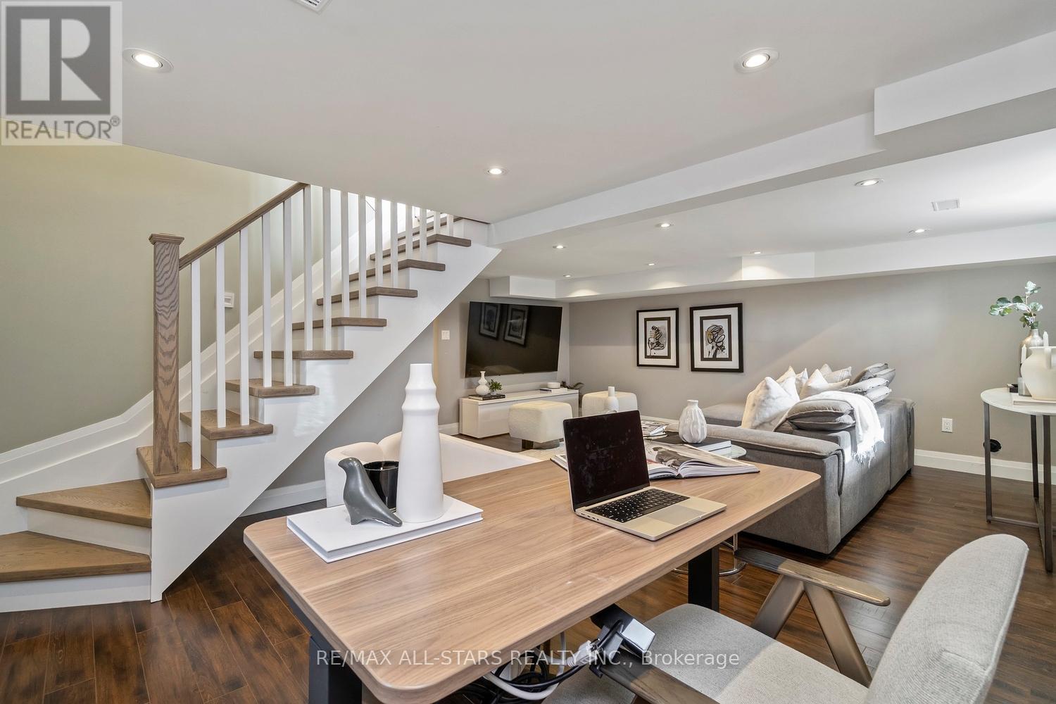 36 Athol Avenue, Toronto, Ontario  M8Z 2A4 - Photo 34 - W12920638