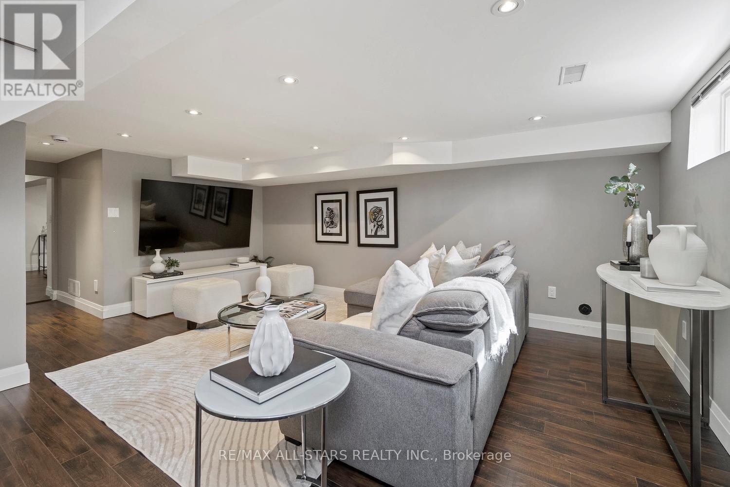 36 Athol Avenue, Toronto, Ontario  M8Z 2A4 - Photo 35 - W12920638