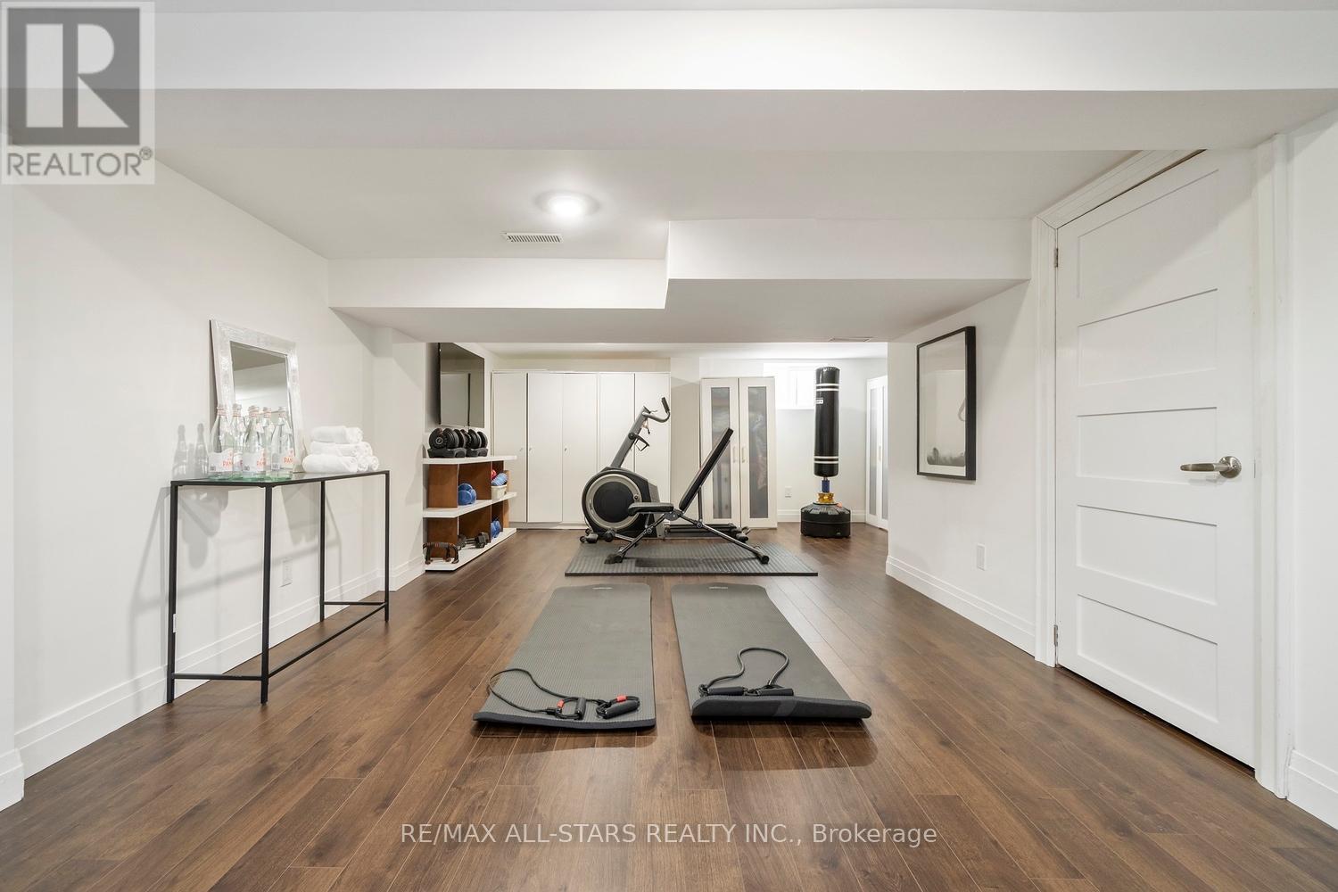 36 Athol Avenue, Toronto, Ontario  M8Z 2A4 - Photo 39 - W12920638