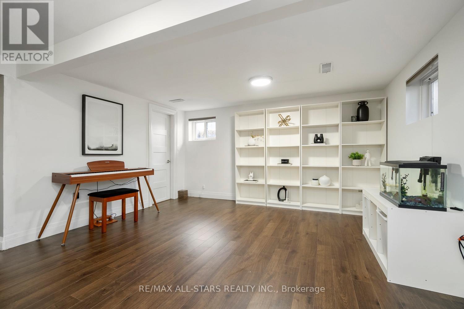 36 Athol Avenue, Toronto, Ontario  M8Z 2A4 - Photo 40 - W12920638