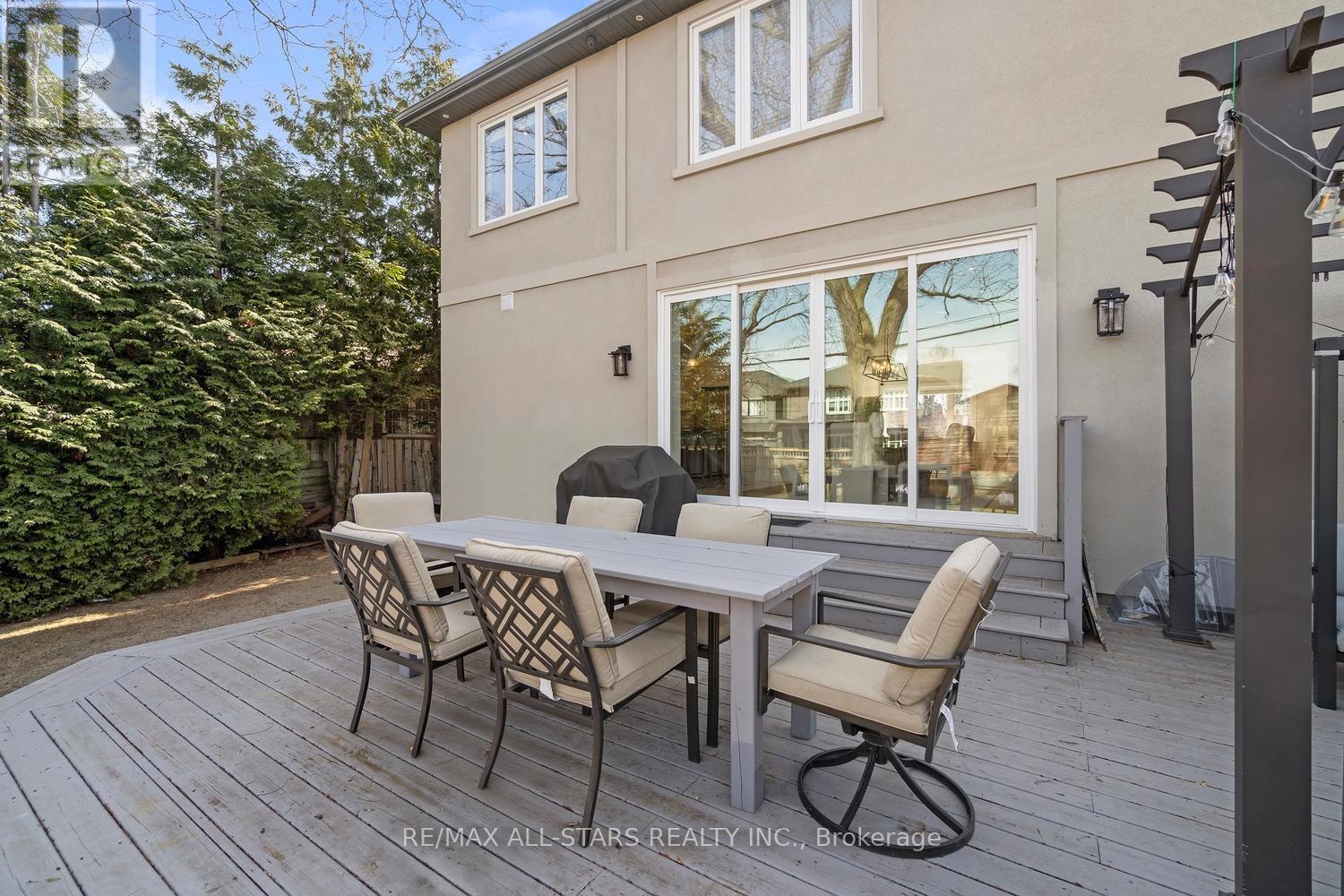 36 Athol Avenue, Toronto, Ontario  M8Z 2A4 - Photo 43 - W12920638