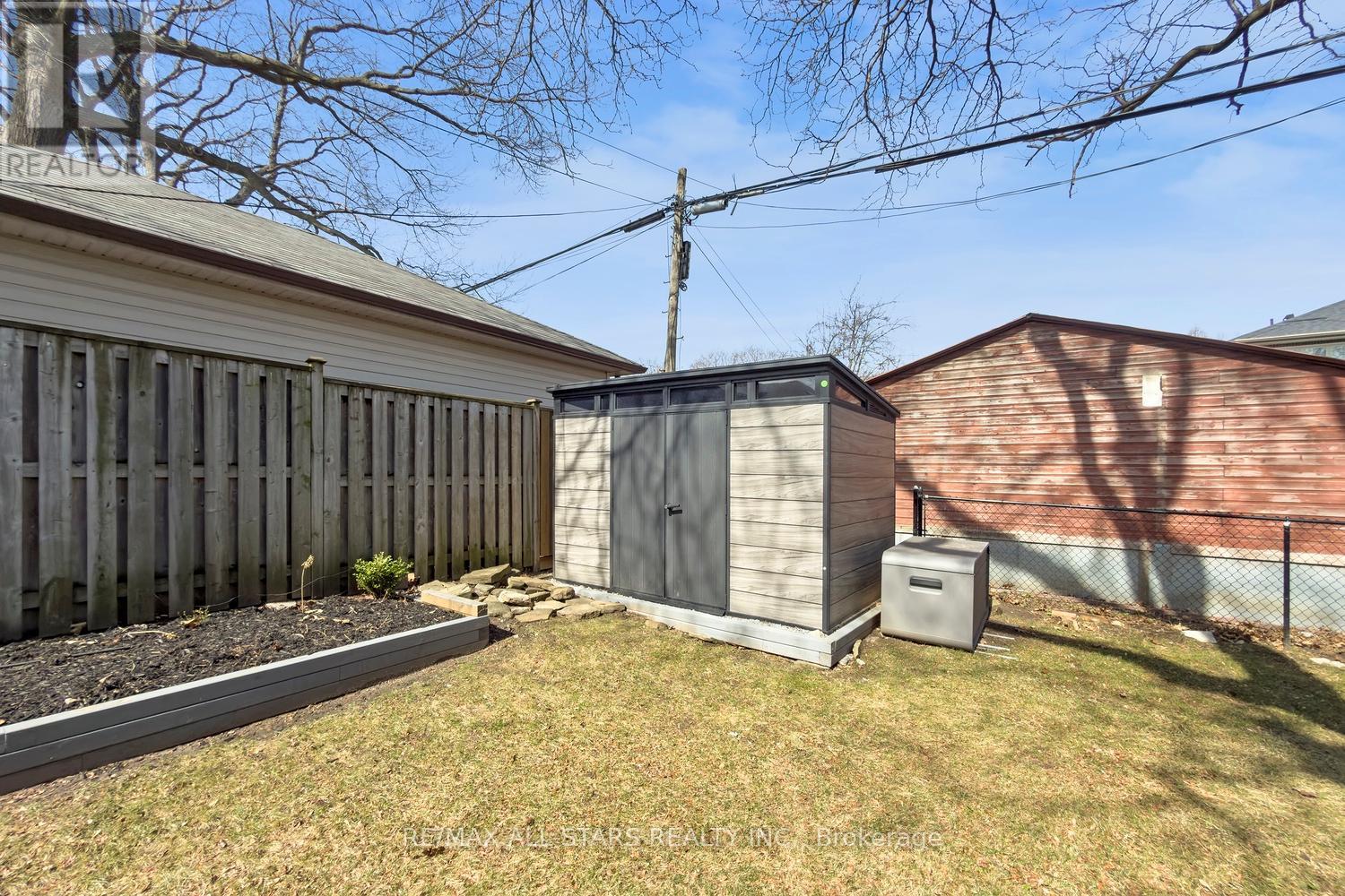 36 Athol Avenue, Toronto, Ontario  M8Z 2A4 - Photo 49 - W12920638