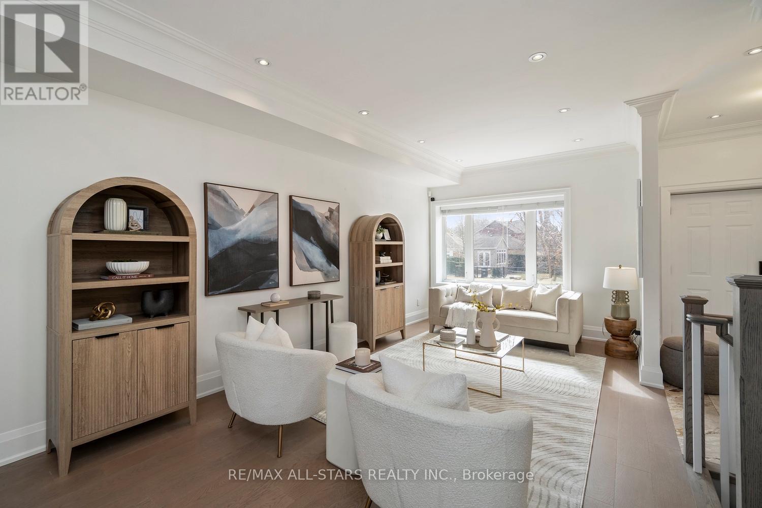 36 Athol Avenue, Toronto, Ontario  M8Z 2A4 - Photo 6 - W12920638