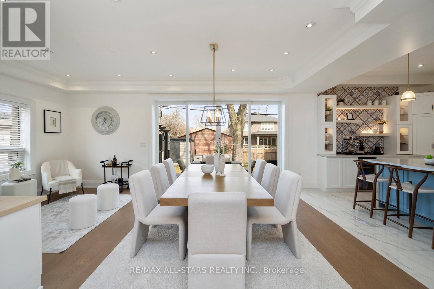 36 Athol Avenue, Toronto, Ontario  M8Z 2A4 - Photo 9 - W12920638