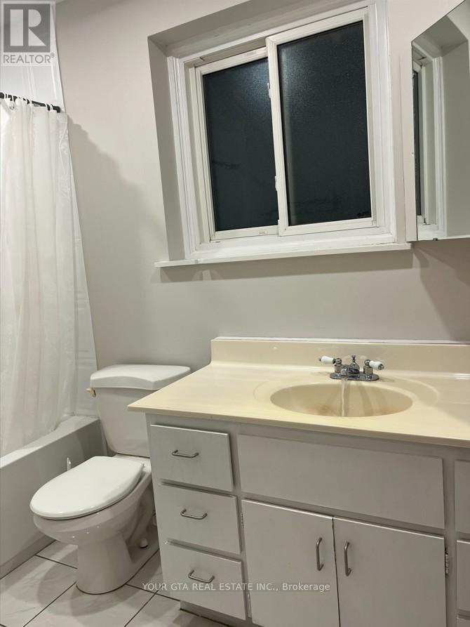 Upper - 1867 Sandgate Crescent, Mississauga, Ontario  L5J 2E7 - Photo 22 - W12920654