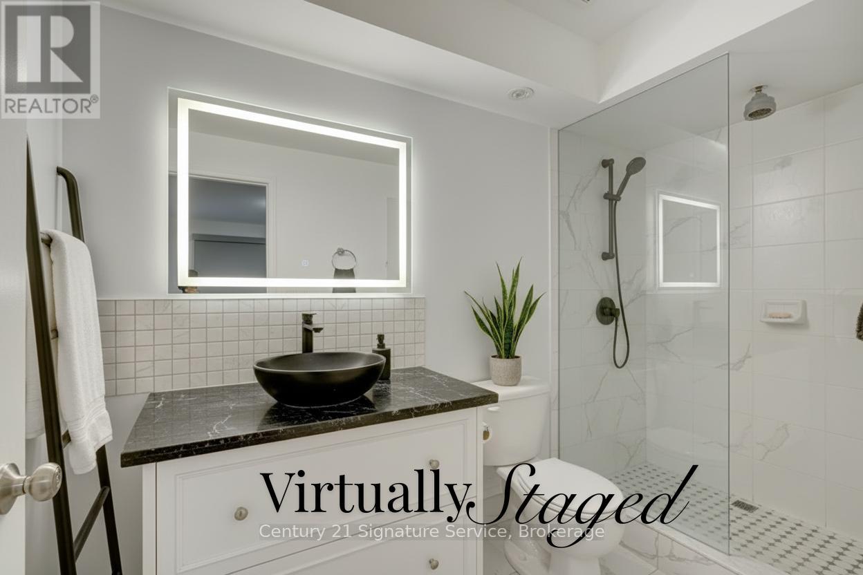 45 - 3175 Kirwin Avenue, Mississauga, Ontario  L5A 3M4 - Photo 17 - W12920656