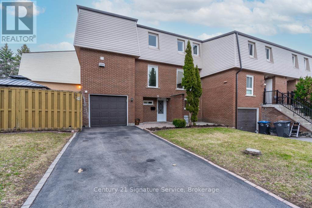 45 - 3175 Kirwin Avenue, Mississauga, Ontario  L5A 3M4 - Photo 2 - W12920656