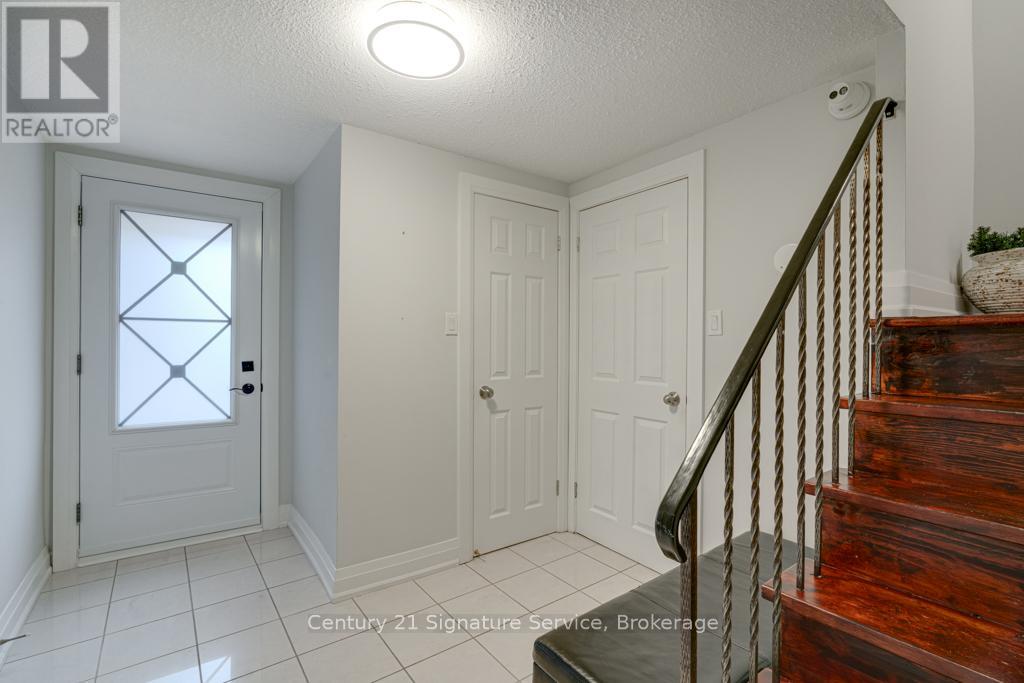 45 - 3175 Kirwin Avenue, Mississauga, Ontario  L5A 3M4 - Photo 30 - W12920656