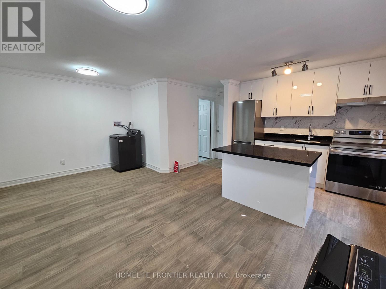 201 - 2685 Eglinton Avenue W, Toronto, Ontario  M6M 1T8 - Photo 2 - W12920690
