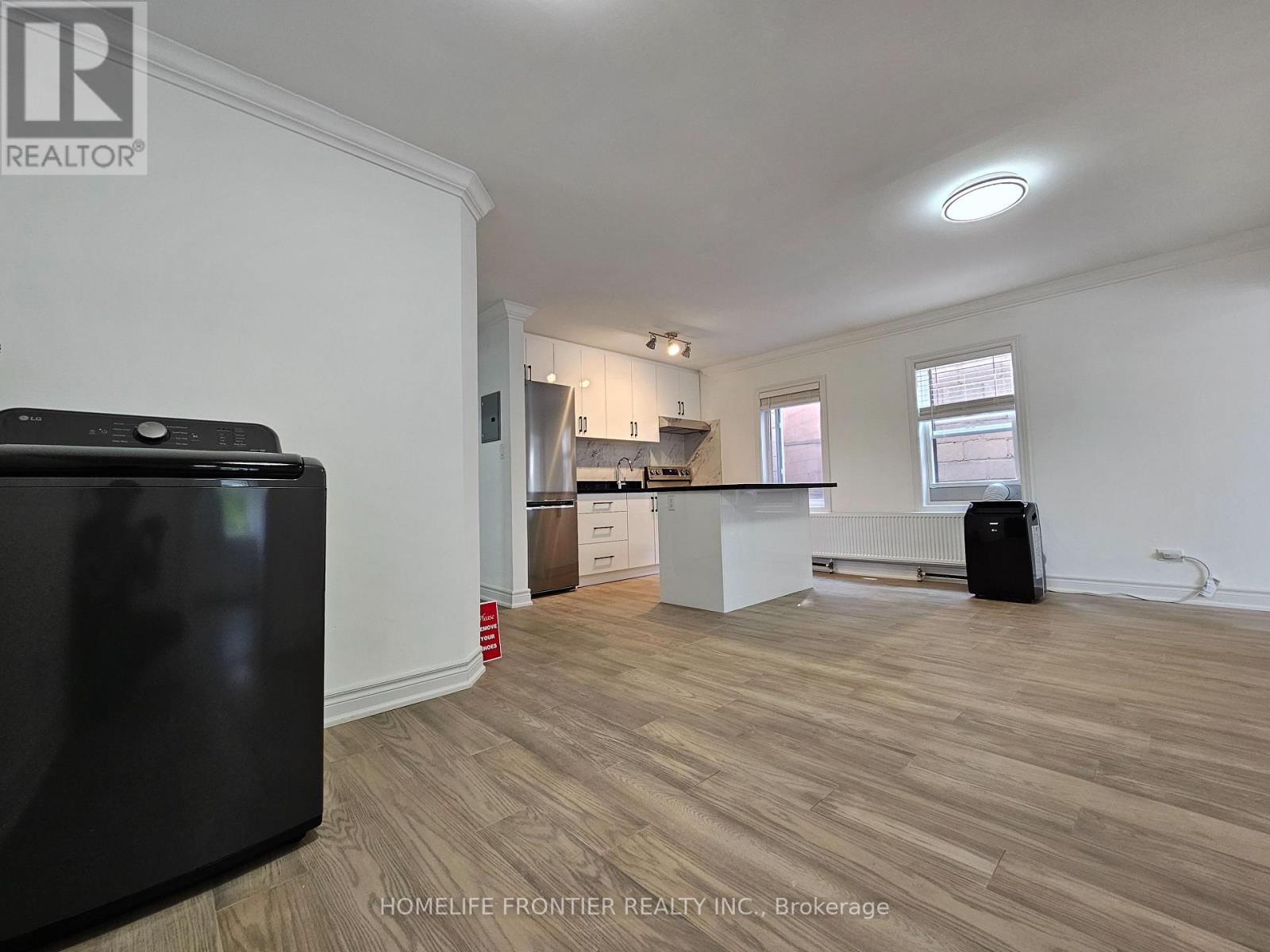 201 - 2685 Eglinton Avenue W, Toronto, Ontario  M6M 1T8 - Photo 4 - W12920690