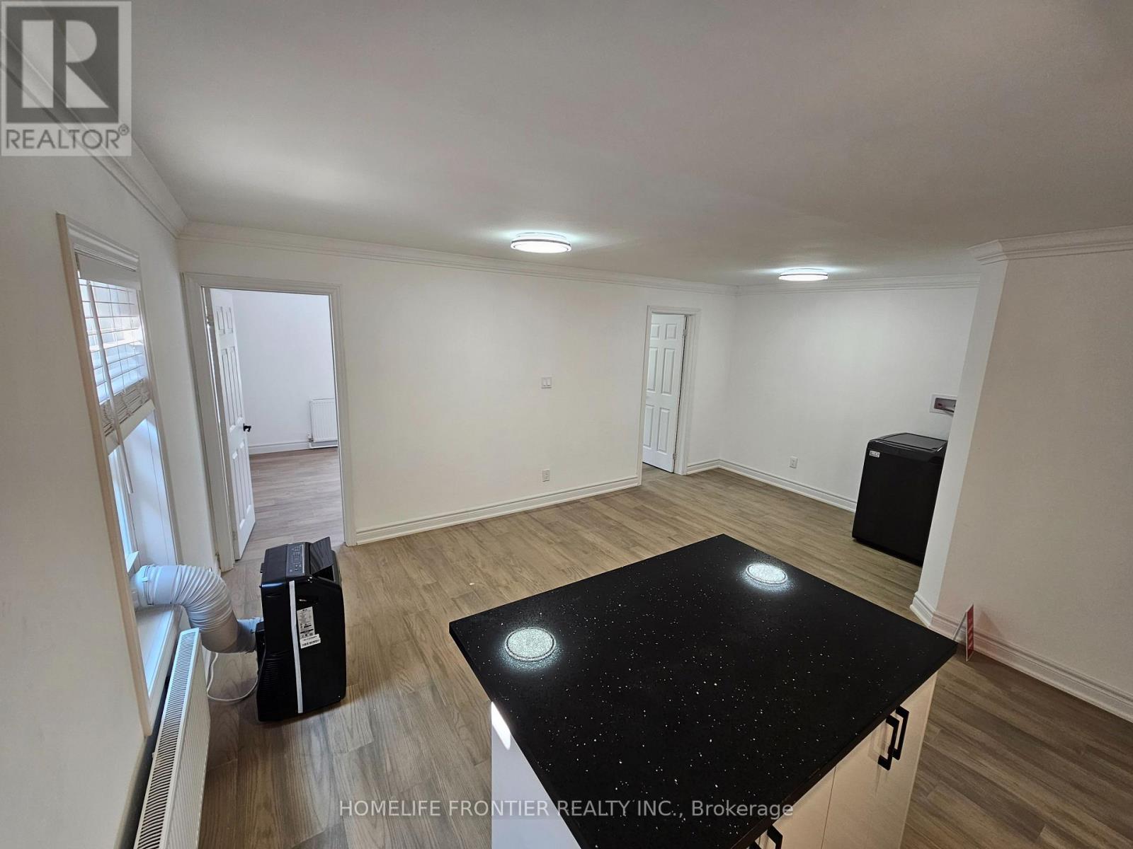 201 - 2685 Eglinton Avenue W, Toronto, Ontario  M6M 1T8 - Photo 5 - W12920690