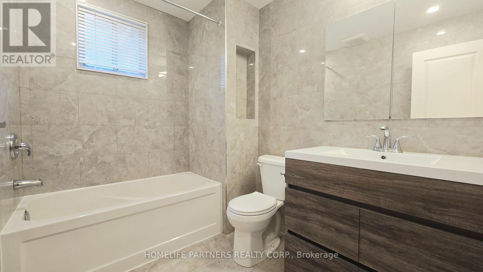 86 Macdonell Avenue, Toronto, Ontario  M6R 2A2 - Photo 13 - W12920692