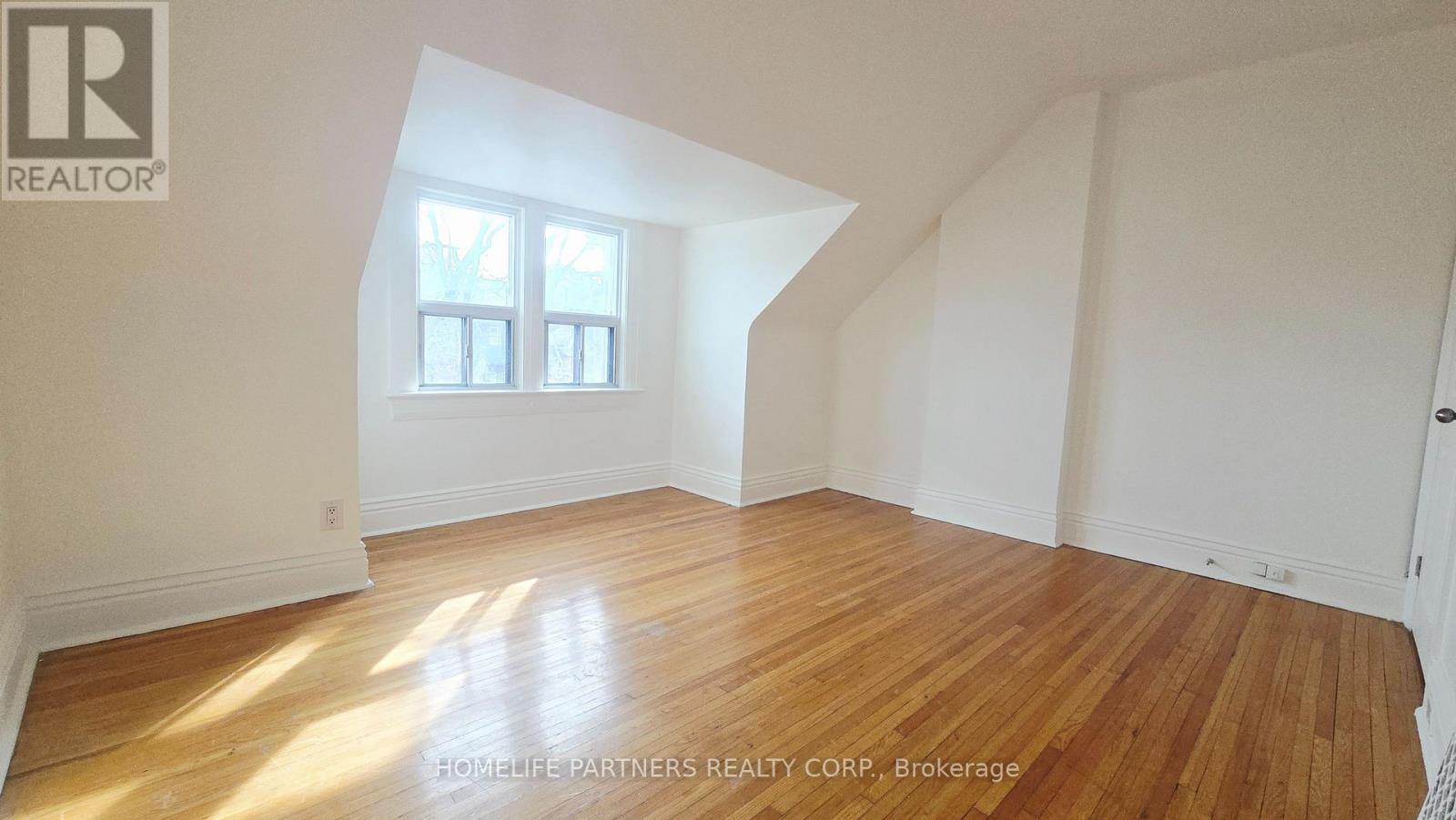 86 Macdonell Avenue, Toronto, Ontario  M6R 2A2 - Photo 14 - W12920692