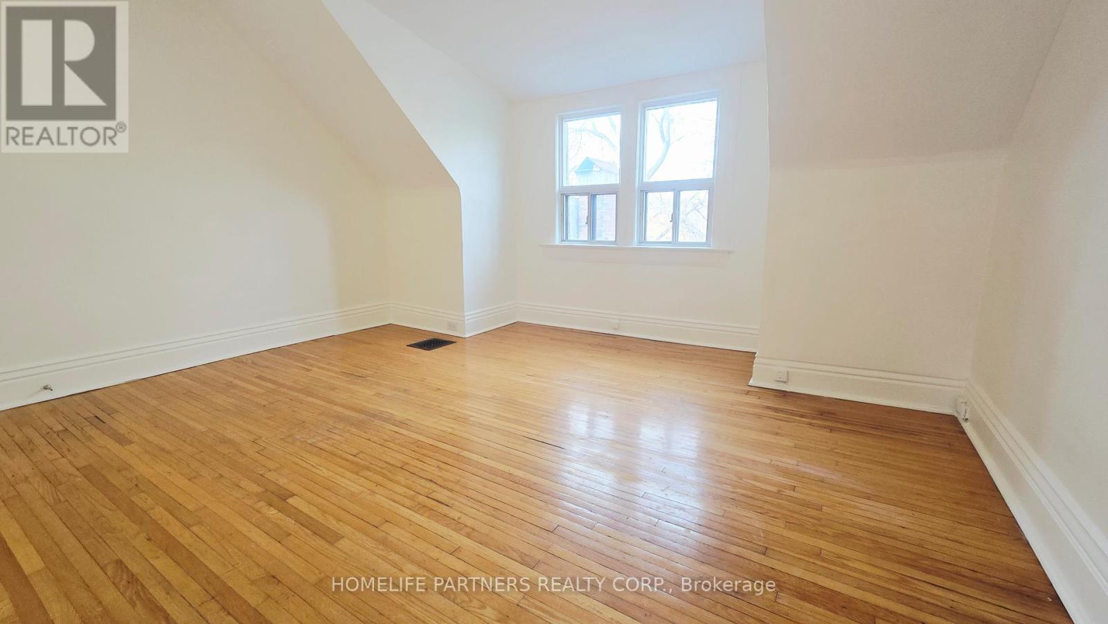 86 Macdonell Avenue, Toronto, Ontario  M6R 2A2 - Photo 17 - W12920692