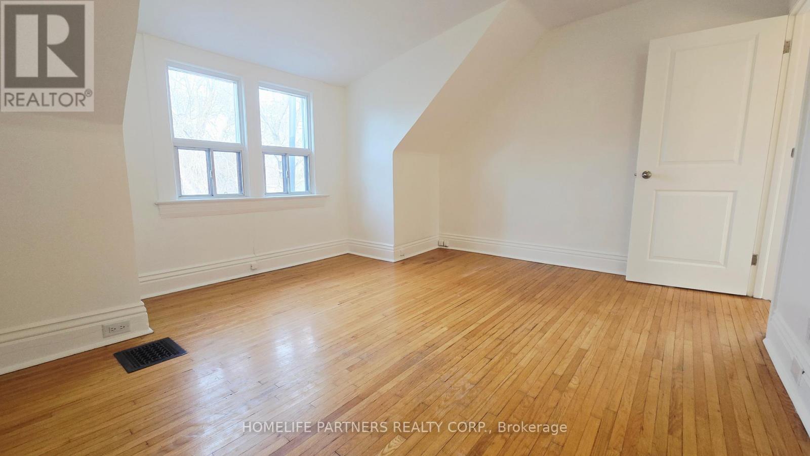 86 Macdonell Avenue, Toronto, Ontario  M6R 2A2 - Photo 18 - W12920692