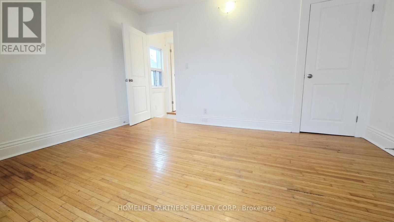 86 Macdonell Avenue, Toronto, Ontario  M6R 2A2 - Photo 19 - W12920692