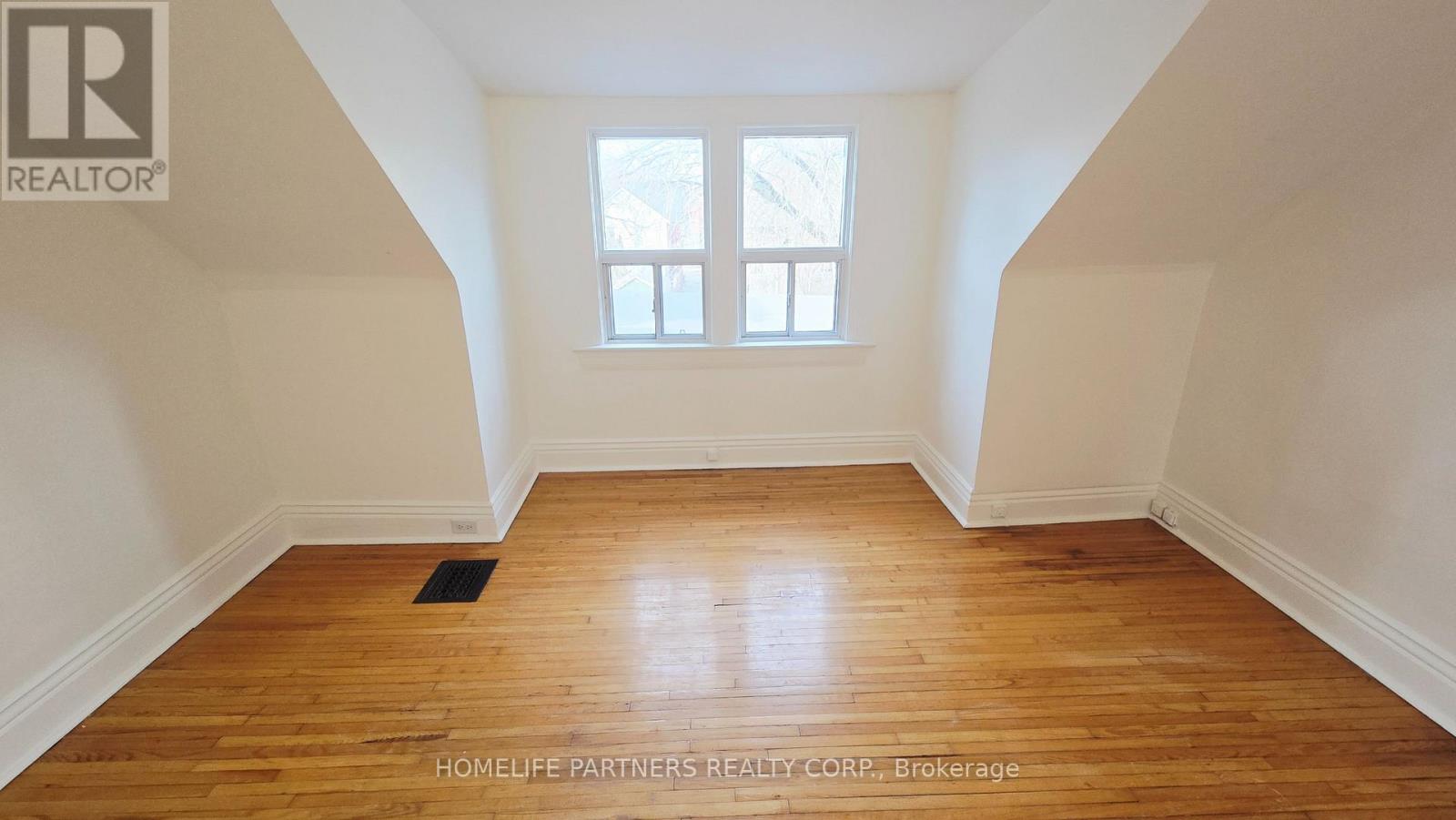 86 Macdonell Avenue, Toronto, Ontario  M6R 2A2 - Photo 20 - W12920692