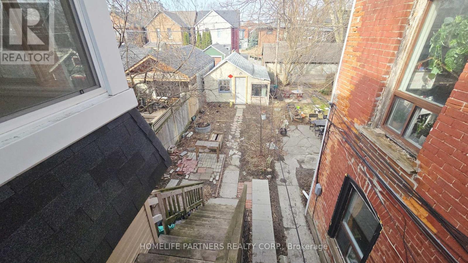 86 Macdonell Avenue, Toronto, Ontario  M6R 2A2 - Photo 21 - W12920692