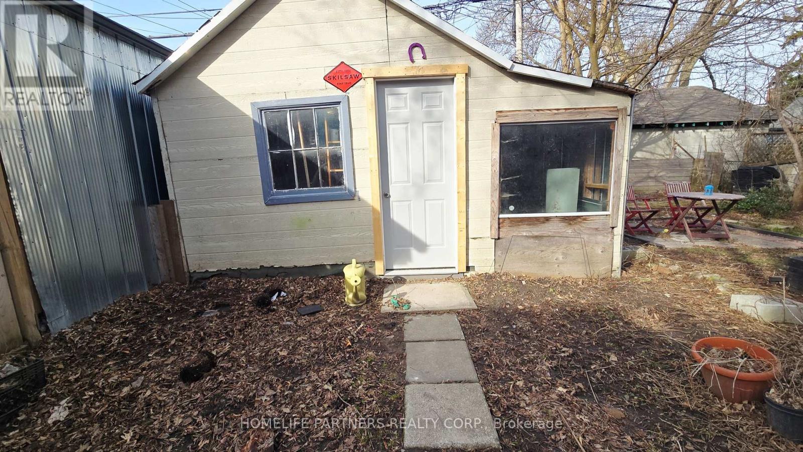 86 Macdonell Avenue, Toronto, Ontario  M6R 2A2 - Photo 23 - W12920692