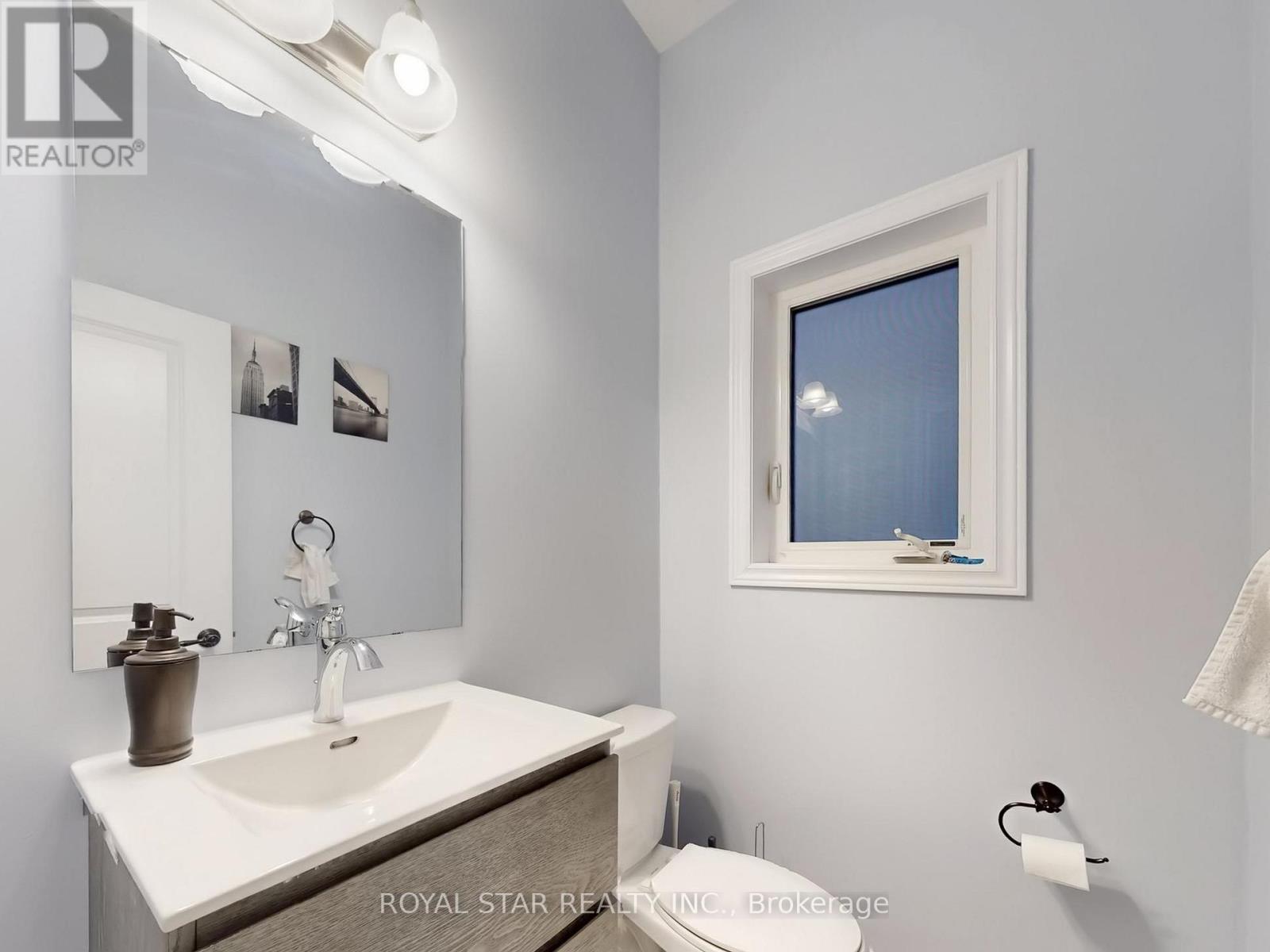 20 Walworth Street, Halton Hills, Ontario  L7G 0N5 - Photo 15 - W12920698