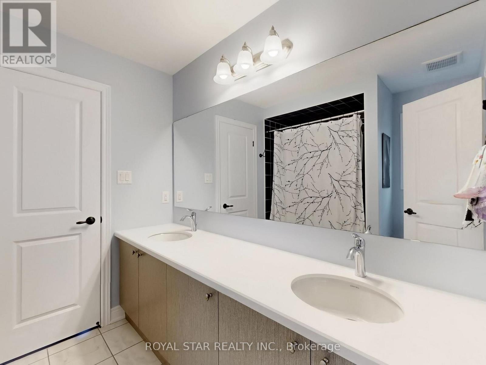 20 Walworth Street, Halton Hills, Ontario  L7G 0N5 - Photo 29 - W12920698