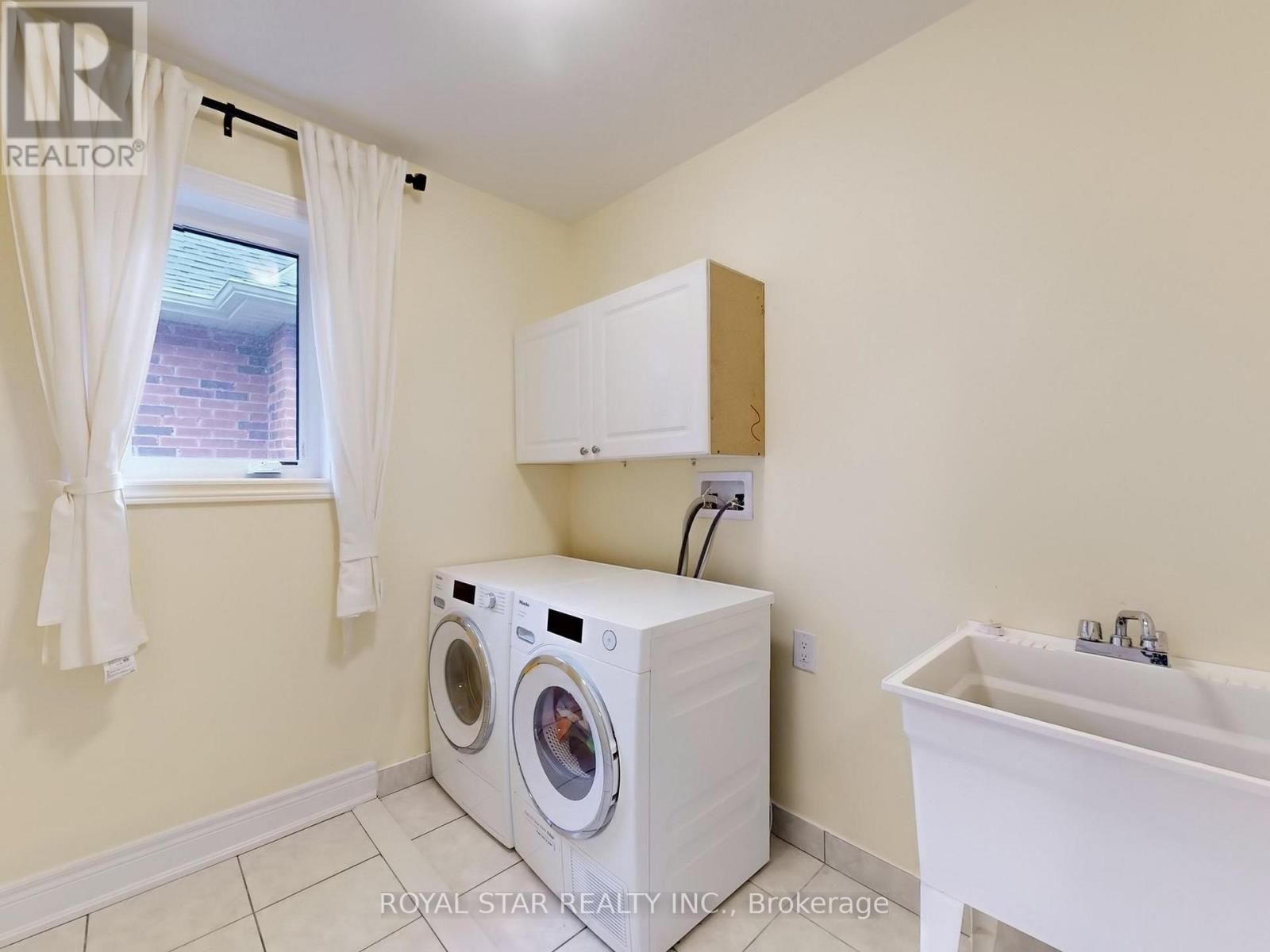 20 Walworth Street, Halton Hills, Ontario  L7G 0N5 - Photo 33 - W12920698