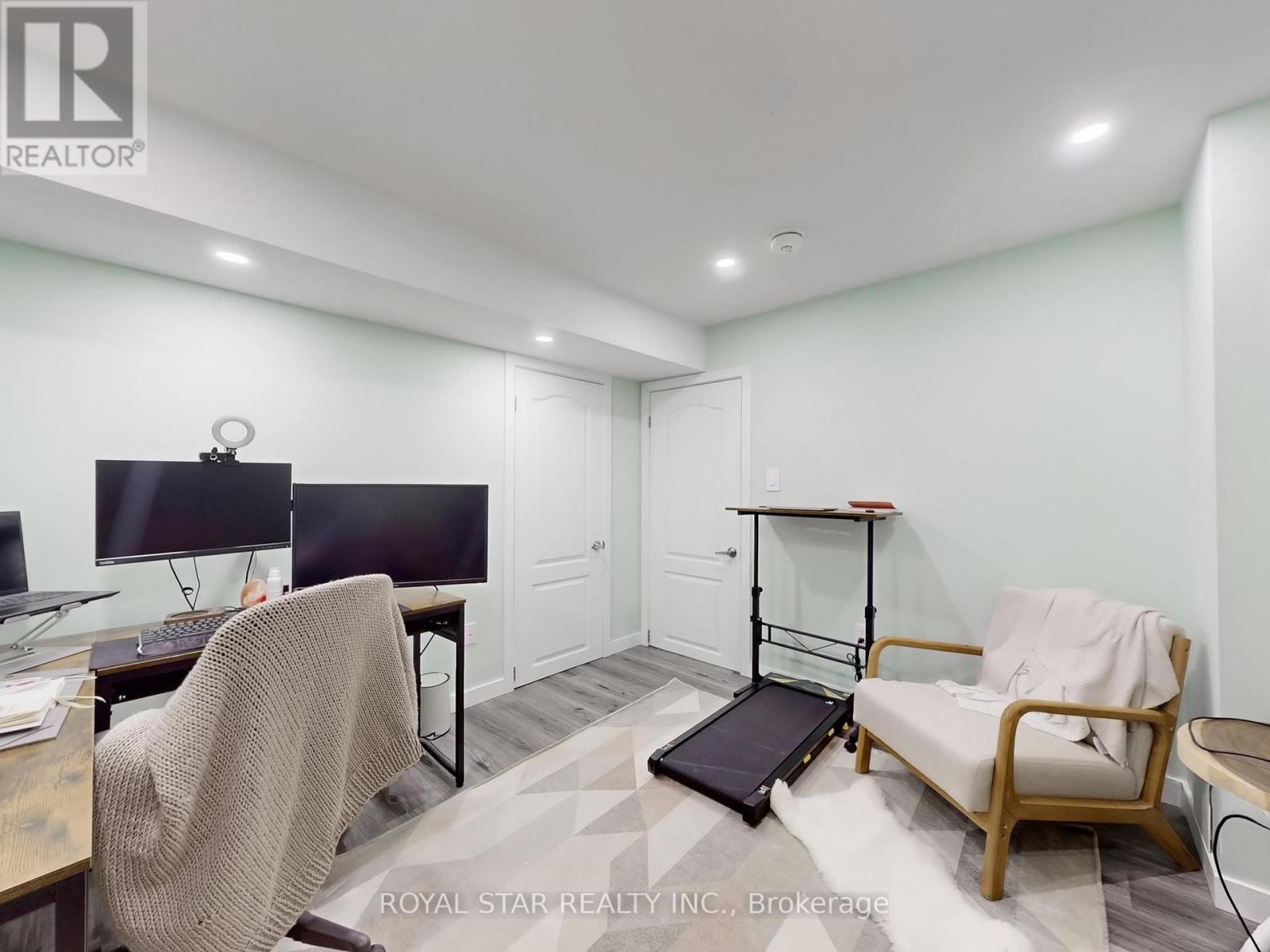 20 Walworth Street, Halton Hills, Ontario  L7G 0N5 - Photo 47 - W12920698