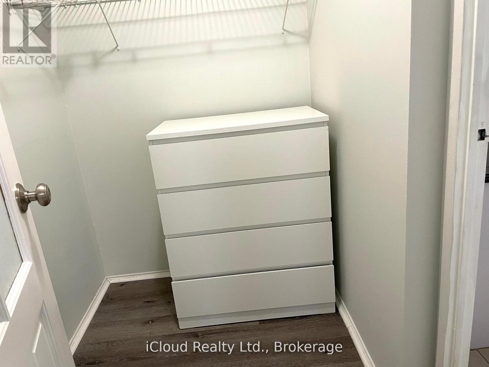 3208 - 3650 Kaneff Crescent, Mississauga, Ontario  L5A 4A1 - Photo 16 - W12920706