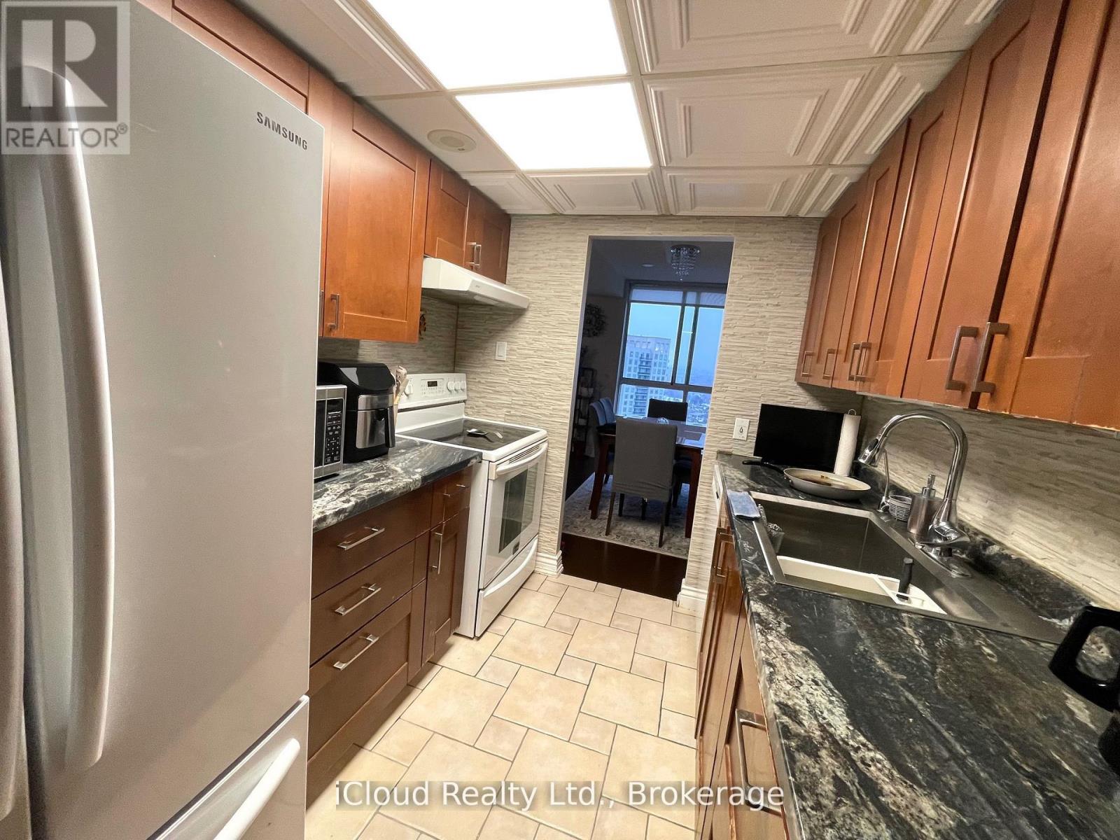 3208 - 3650 Kaneff Crescent, Mississauga, Ontario  L5A 4A1 - Photo 6 - W12920706