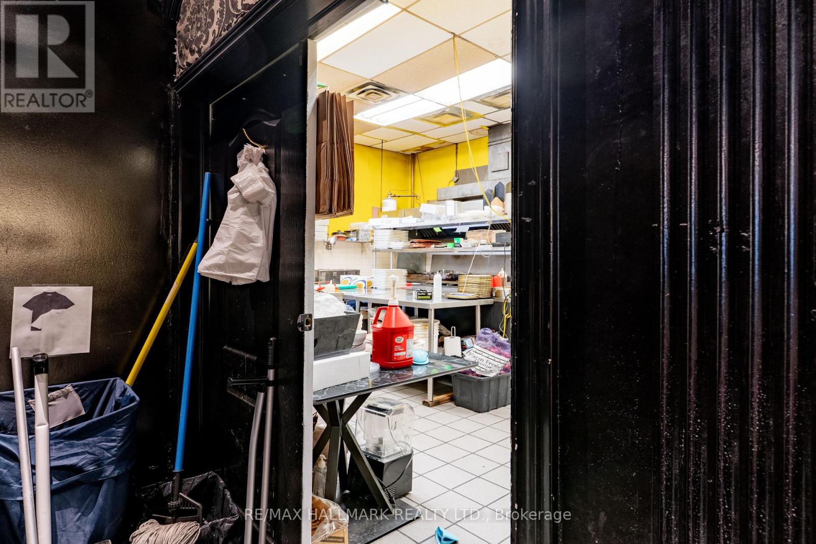 7a - 1027 Finch Avenue W, Toronto, Ontario  M3J 2C7 - Photo 16 - W12920726