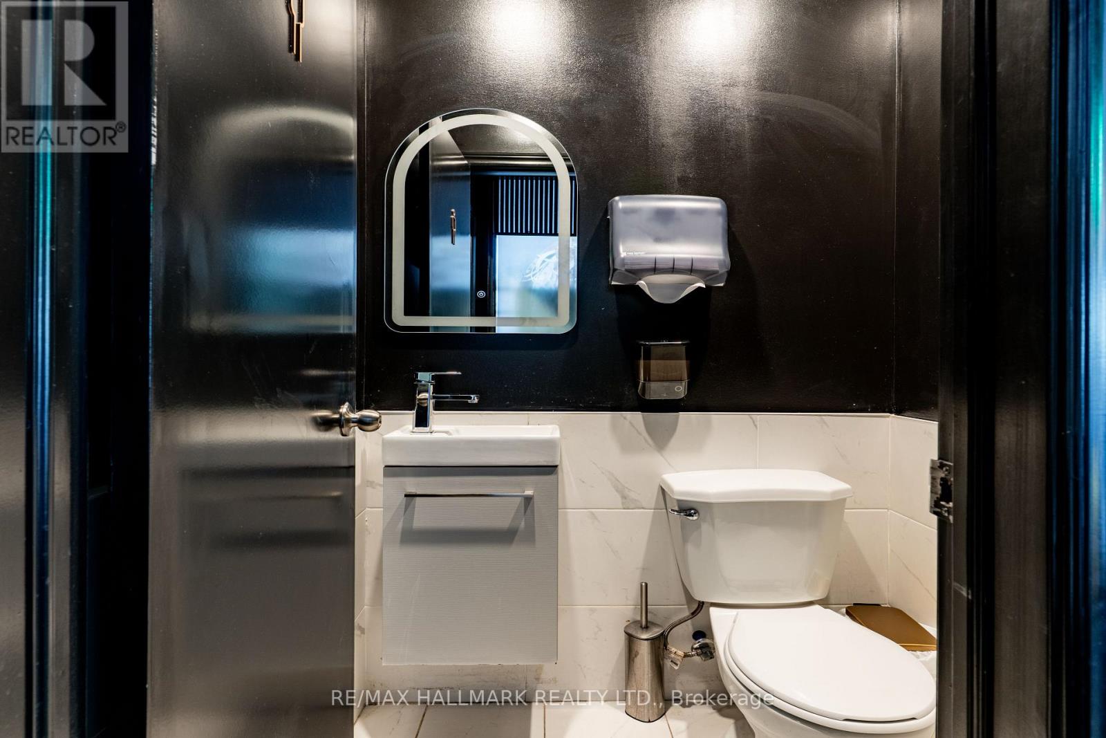 7a - 1027 Finch Avenue W, Toronto, Ontario  M3J 2C7 - Photo 8 - W12920726