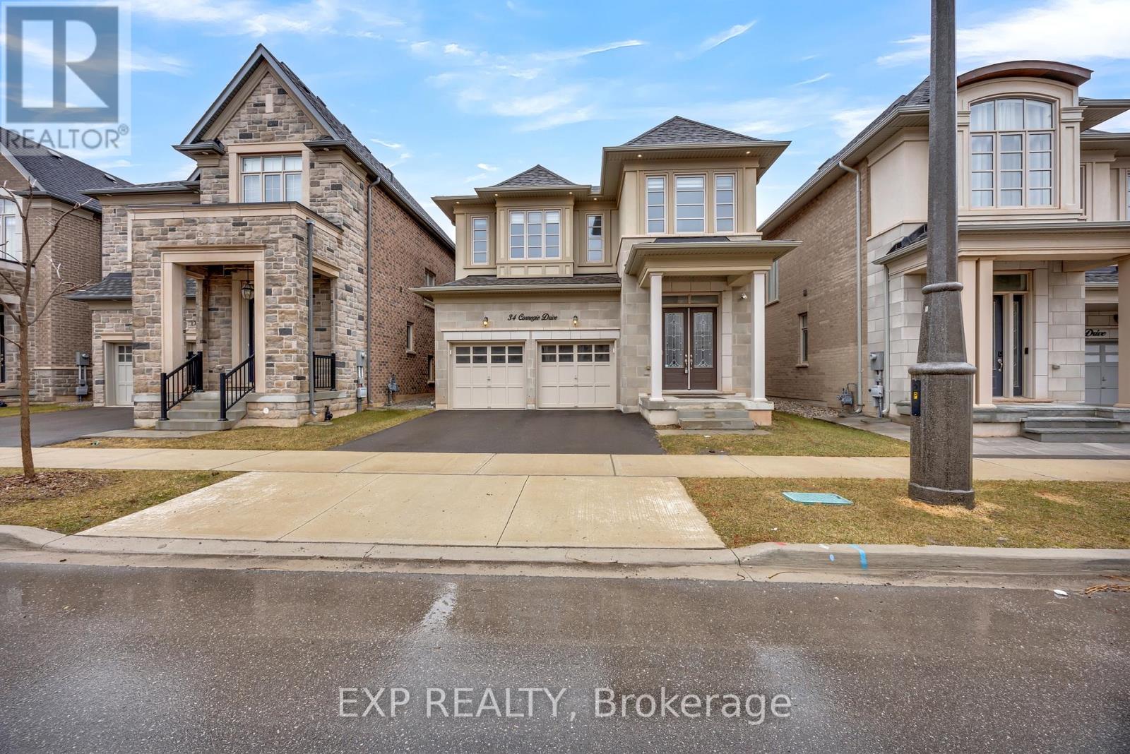 34 Carnegie Drive, Oakville, Ontario  L6H 0V8 - Photo 3 - W12920732