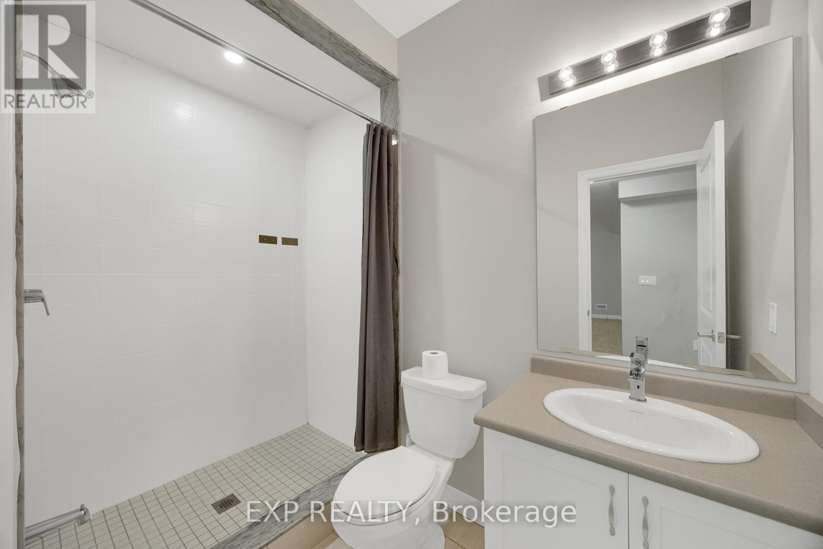 34 Carnegie Drive, Oakville, Ontario  L6H 0V8 - Photo 37 - W12920732