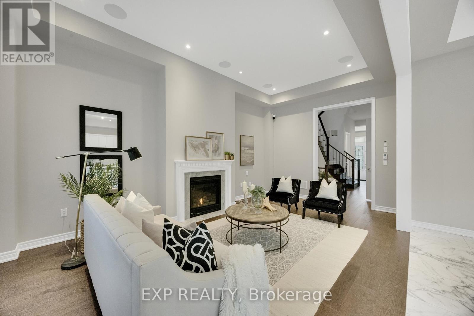 34 Carnegie Drive, Oakville, Ontario  L6H 0V8 - Photo 9 - W12920732