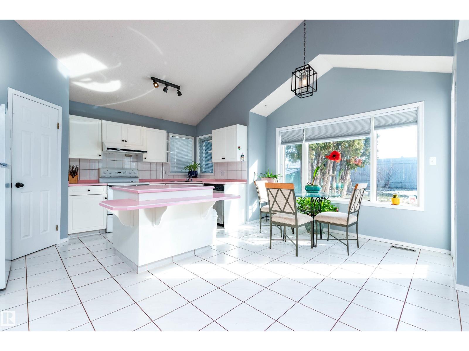 15707 67 St Nw, Edmonton, Alberta  T5Z 3A3 - Photo 10 - E4478997