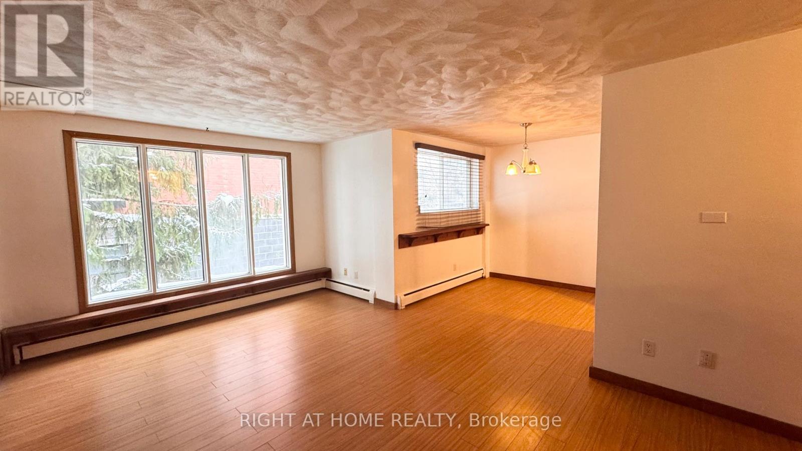 201 - 11 Devitt Avenue S, Waterloo, Ontario  N2J 1Y6 - Photo 3 - X12920550