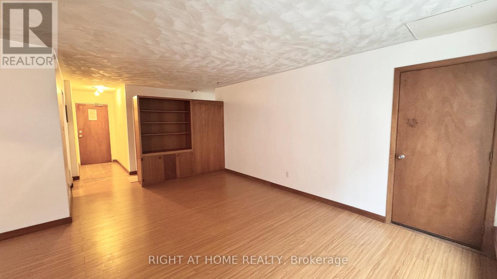 201 - 11 Devitt Avenue S, Waterloo, Ontario  N2J 1Y6 - Photo 4 - X12920550