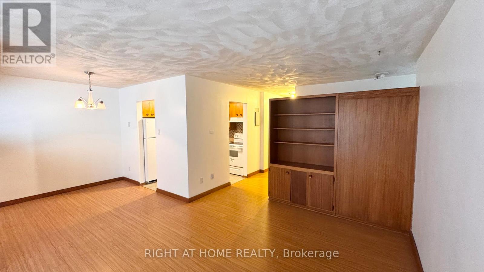 201 - 11 Devitt Avenue S, Waterloo, Ontario  N2J 1Y6 - Photo 5 - X12920550