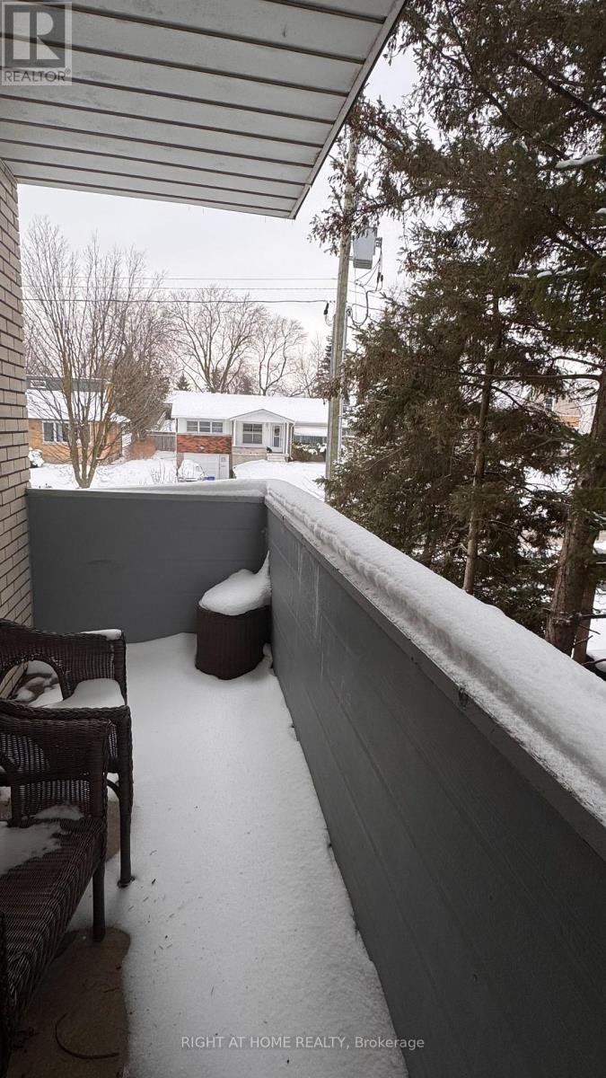 201 - 11 Devitt Avenue S, Waterloo, Ontario  N2J 1Y6 - Photo 9 - X12920550