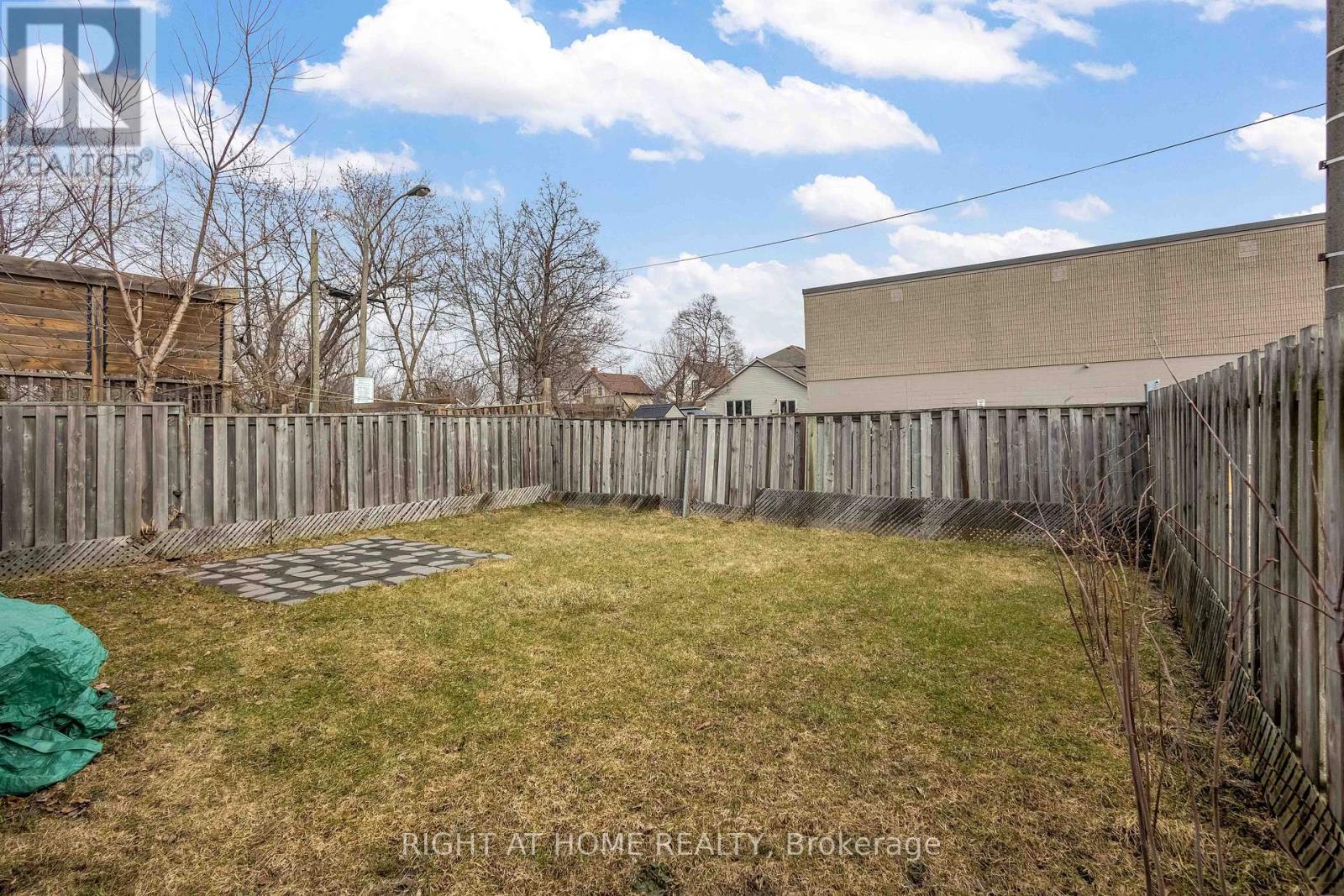 8 Brantdale Avenue, Hamilton, Ontario  L9C 1B7 - Photo 26 - X12920568